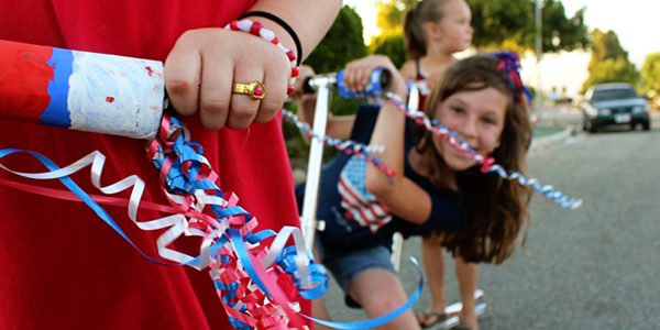 Outdoor Kid Activities - DIYs for the 4th of July