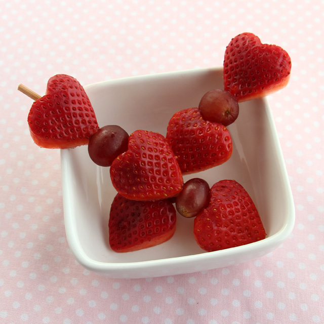 Heart Skewers: 3 easy snack ideas for healthy Valentine's Day