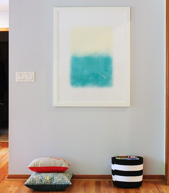 AWESOME tips from a professional designer on how to arrange art on your walls, mantles, and in gallery walls... Exactly what I needed to finally make the house look like I wanted it to!