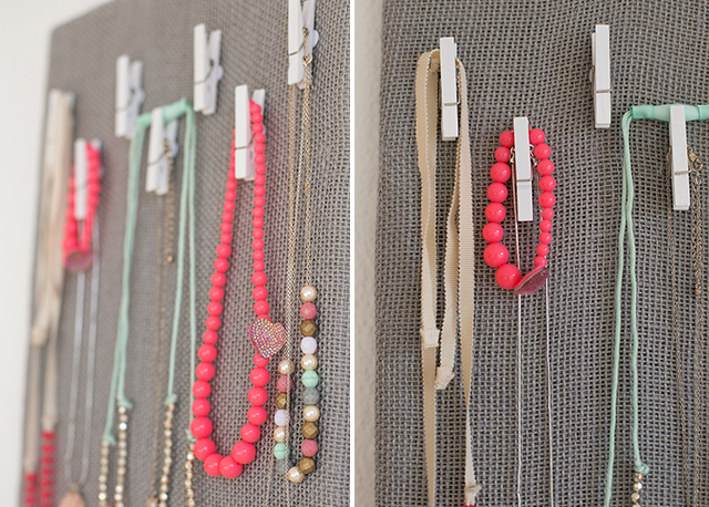 Keep your jewelry organized and easily viewable with this super simple jewelry organization board. 