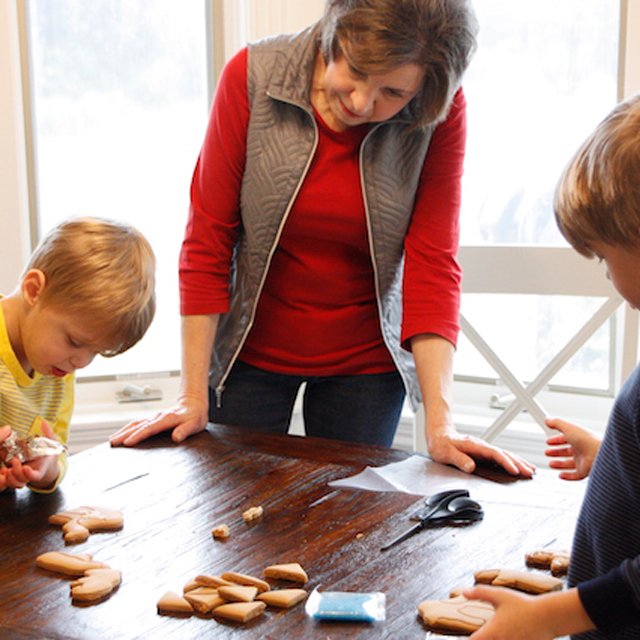 Parenting: Making Cookies with Grandma, Uninterrupted #ad #nobabyunhugged